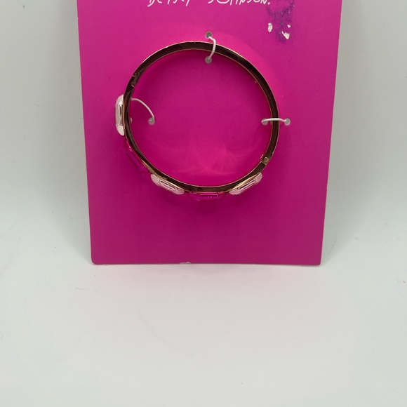 NWT Betsey Johnson Pink Metallic Seashell Bangle Bracelet - Picture 8 of 8